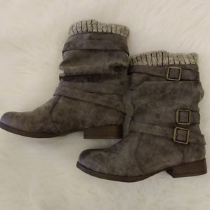 Gray Boots, Size 6, by Just Fab
